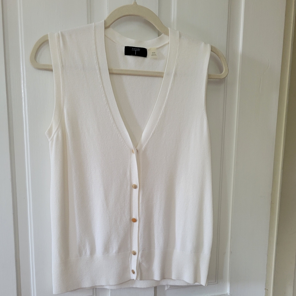 T TAHARI | White Ribbed Gold Coated Button V-neck Knit Sweater Vest Size M